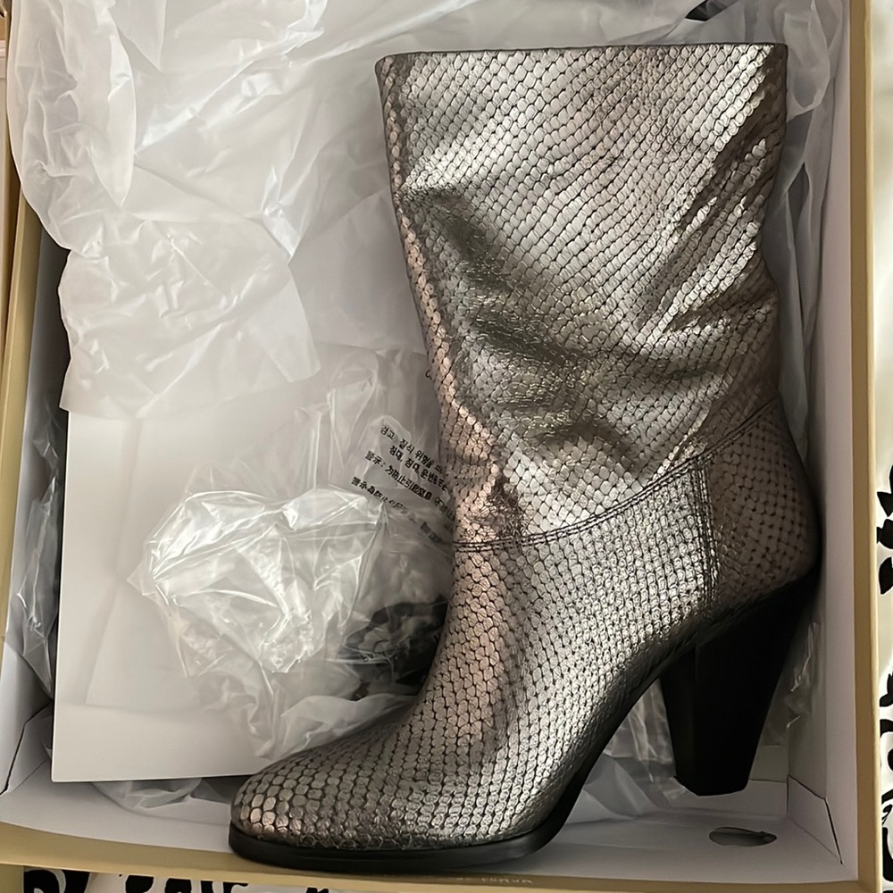 NIB Michael Kors Divia Bootie Silver Metallic Leather